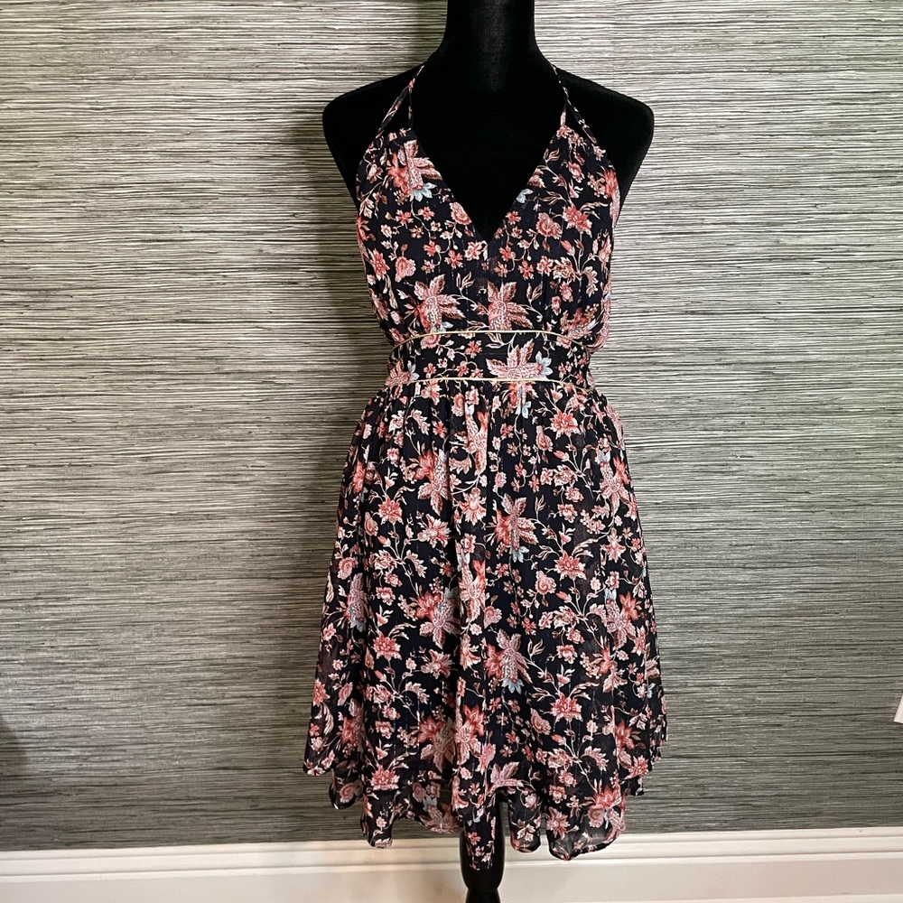 EXPRESS Floral Dress - Picture 4 of 6